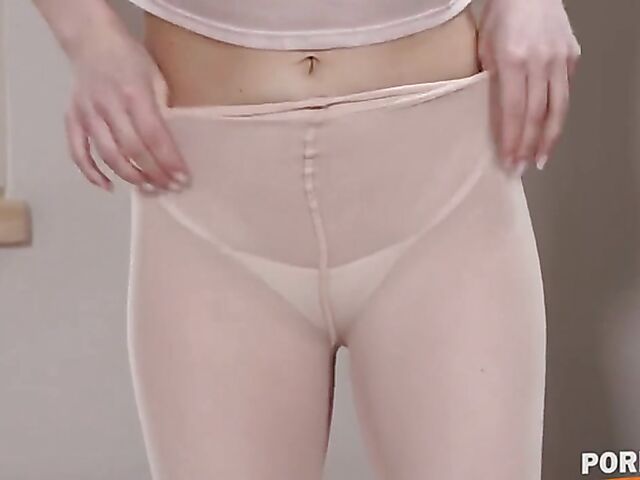 Flexible anal in the gym with horny ballerina Mia Split