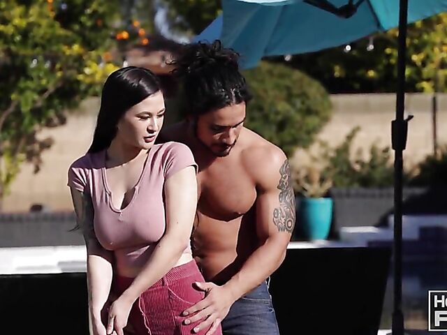 Leo Woodman & Jasmine Wilde - Big tit babe gets banged by a hot guy