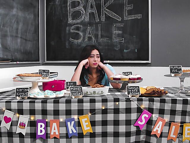 Serene Siren & Chloe Surreal - Lesbian MILF is hungry.. for pussy!