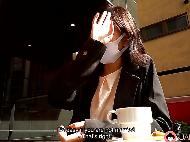 Japanese MILF Manami Honjyo gets nailed wearing a mask