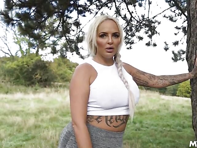 Louise Lee - Thick MILF blonde with big tits gets screwed in stockings