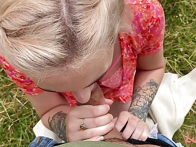 Bonnie and Tommy love outdoor sex in the field