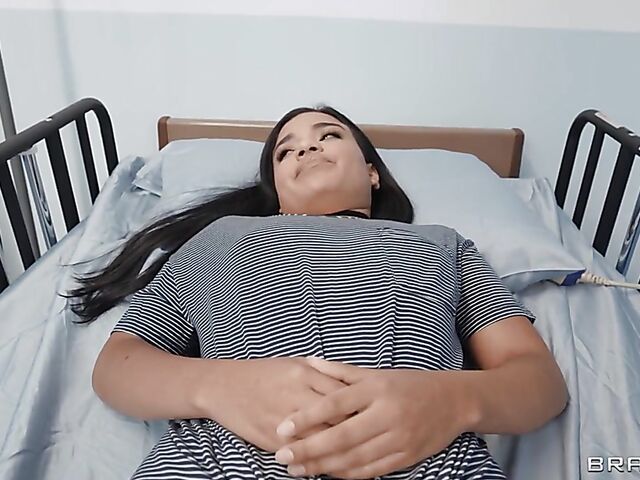 Lesbian nurse Phoenix Marie takes advantage of Summer Col