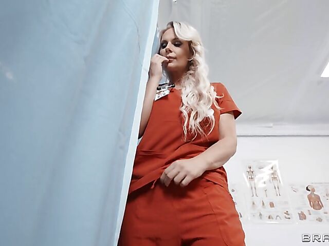 Lesbian nurse Phoenix Marie takes advantage of Summer Col