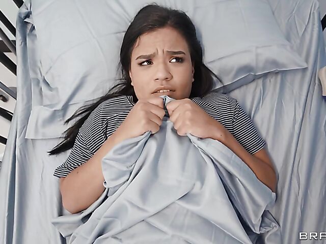 Lesbian nurse Phoenix Marie takes advantage of Summer Col