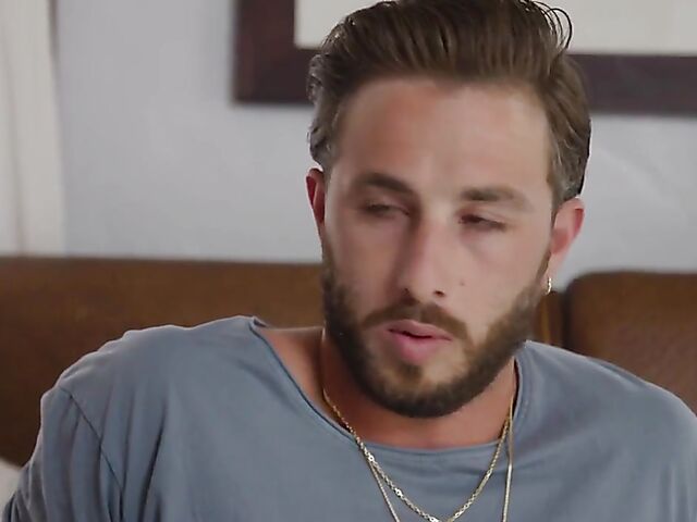 Raven-haired petite MILF Jamie Michelle gets a dicking