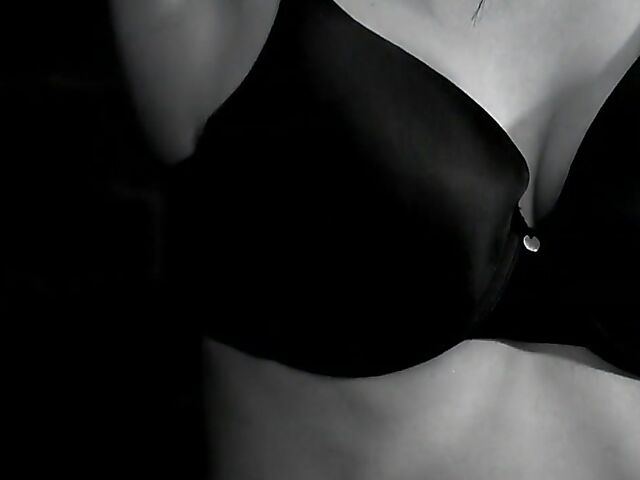 30-year-old submissive slut Chantelle Fox wants to be used