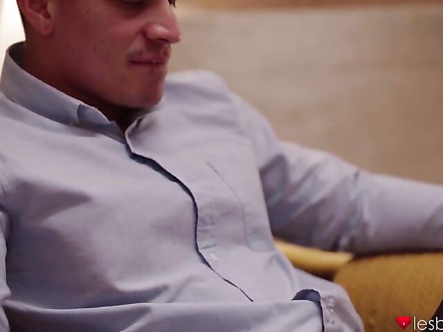 Long-legged Isabella De Laa in sexy lingerie fuck session femdon style!