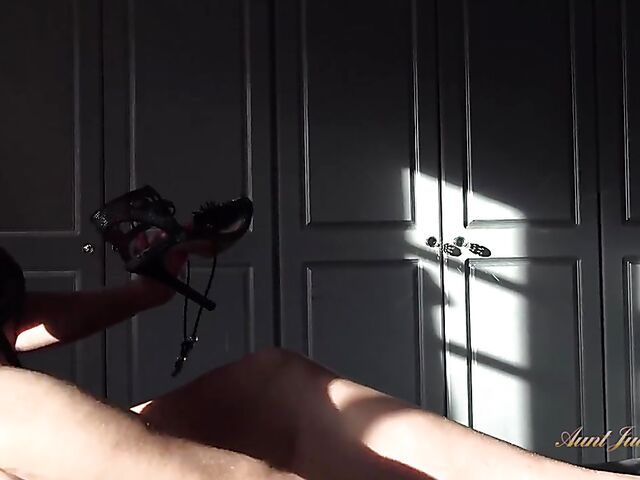 Dirty talking granny fingering her old cunt in front of you