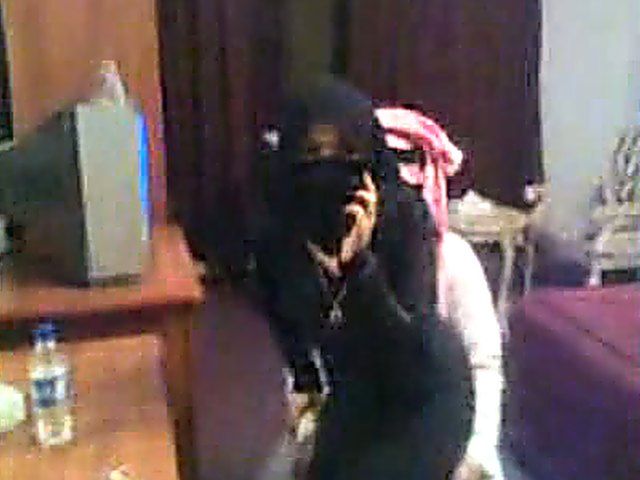 Arab woman gets fucked by a stranger