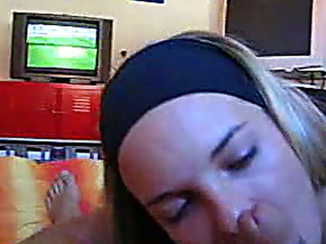 Hot girlfriend fucks and sucks her boyfriend