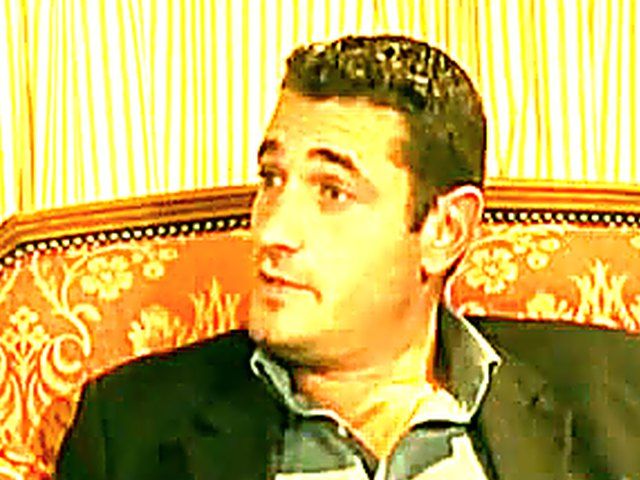 A dinner party turns into a great orgy