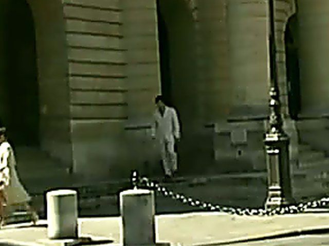 A dinner party turns into a great orgy