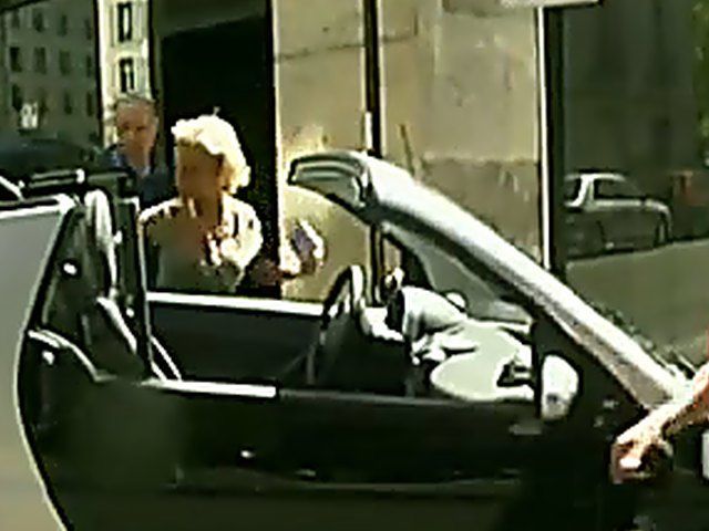 A dinner party turns into a great orgy