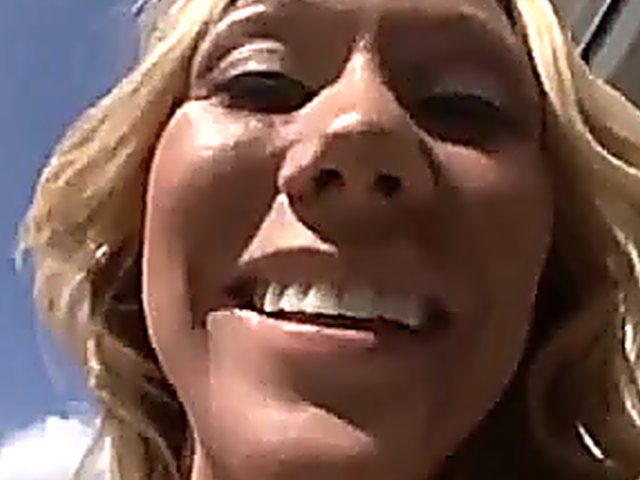 Dark and blonde haired chicks have anal sex