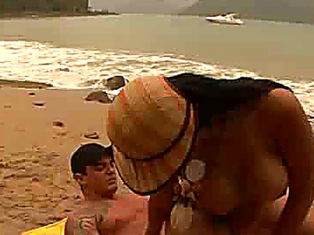 Curvy chick gets her pussy pounded outside