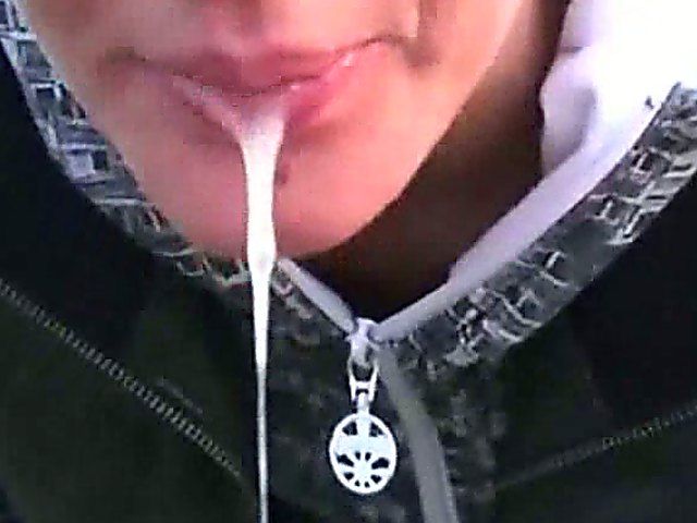 Hot blonde gives roadside sucking service