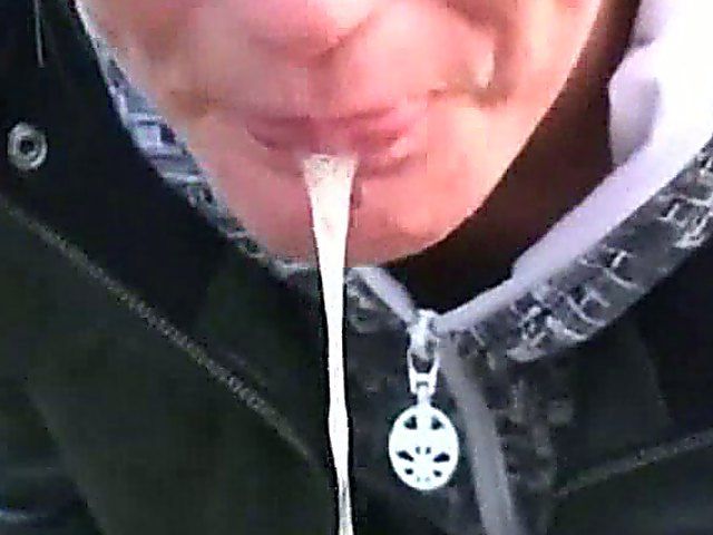 Hot blonde gives roadside sucking service