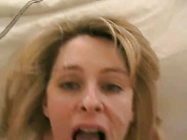 MILF gets doggy style penetration