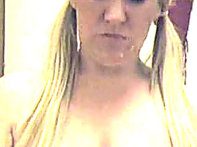 Hot blonde gets an oral creampie