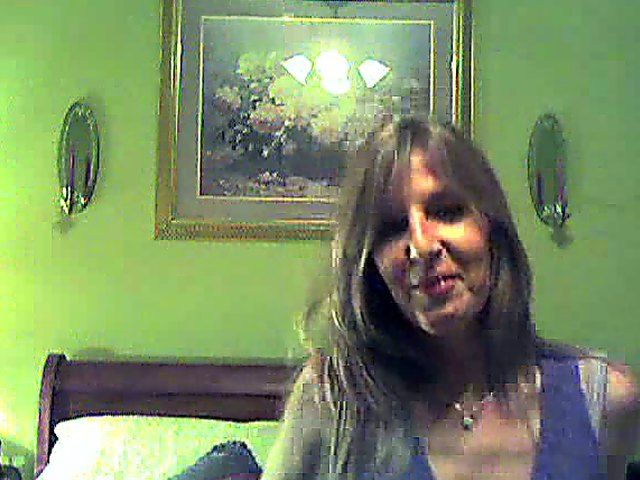 Feeling seductive this cougar gets naughty