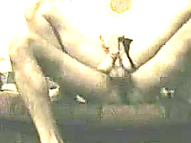 Amateur couple film themselves fucking and sucking