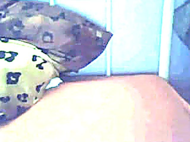 German teen slut masturbates her pussy with toys