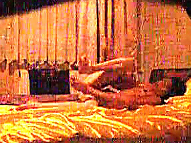 Hot couple have hot sex on luxurious sheets