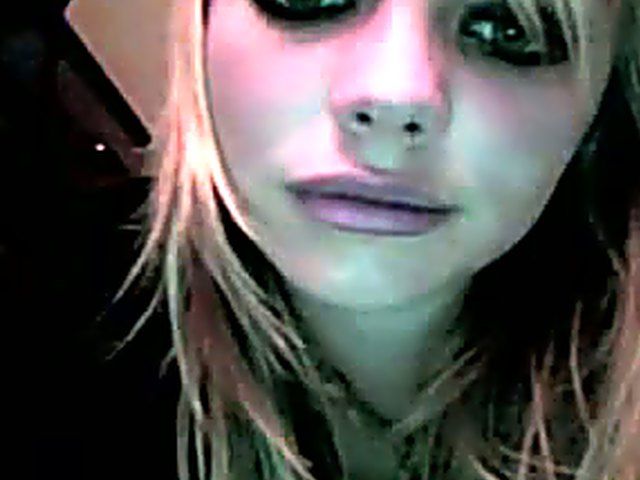 Blonde babe dildos her tight young pussy