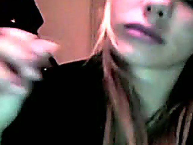 Blonde babe dildos her tight young pussy