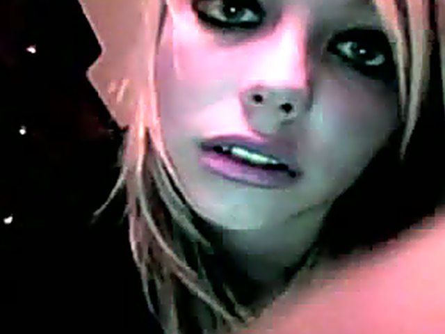 Blonde babe dildos her tight young pussy