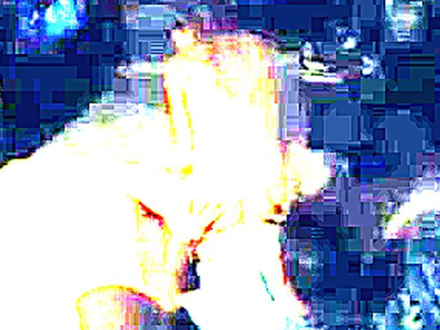 Blonde babe has an orgasm whilst being fucked