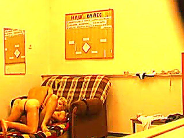 Boyfriend hides camera as he fucks his girlfriend