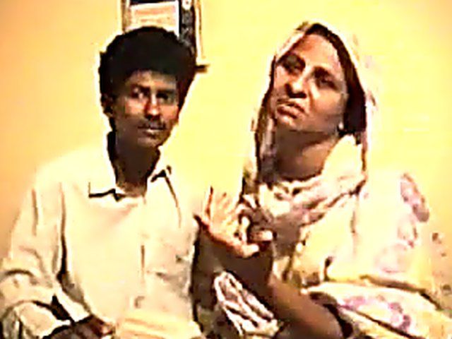 Pakistani wife gets fucked lovingly by her husband