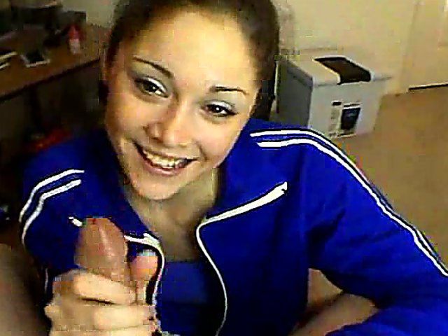 Pretty college chick gives a great blowjob