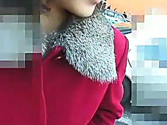 Japanese slut sucks a hard dick outside