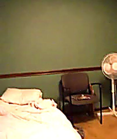 Pretty teen masturbates whilst on the phone