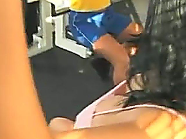Working in the gym gets hot and horny