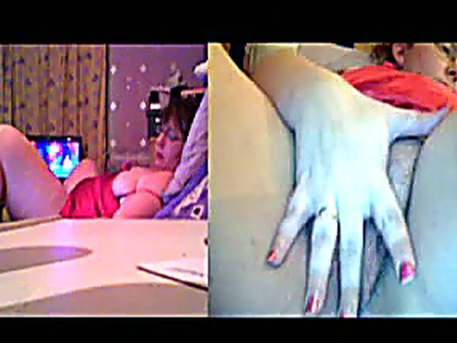 Fat babe plays with her hairy pussy