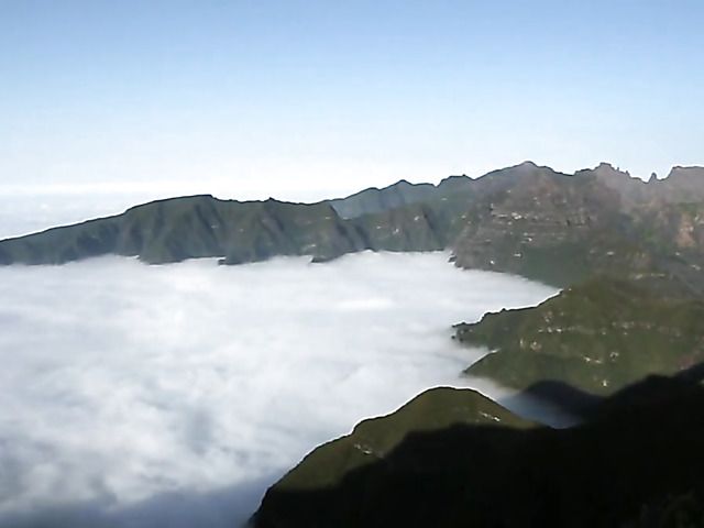 Nude sexy chick in the mountains