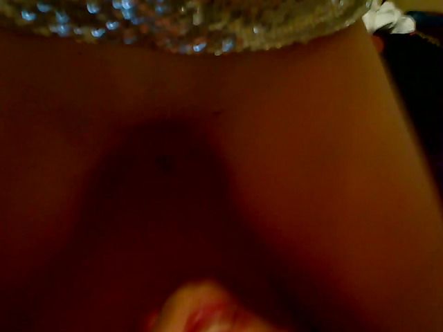 Sexy chick banging on webcam