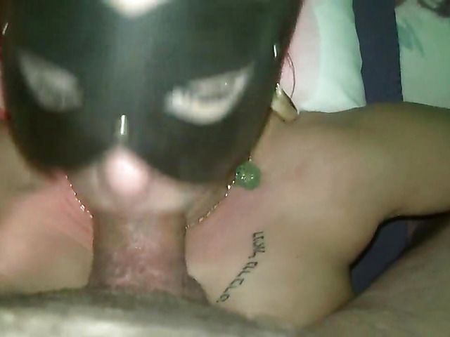 GF in mask sucks for cum
