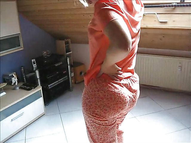 Big ass amateur stripping and taking a shower