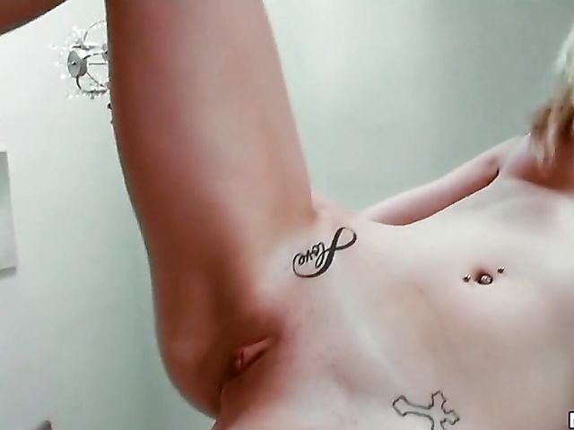 Bangin On Her Big Bed