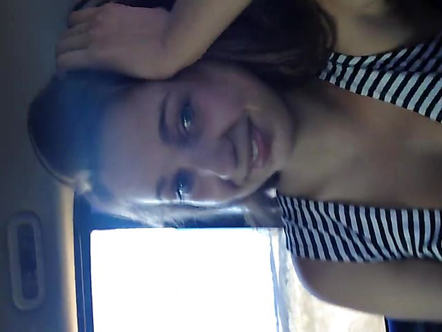 Brunette makes Blowjob in the Car