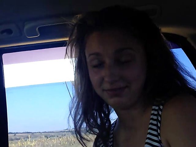 Brunette makes Blowjob in the Car