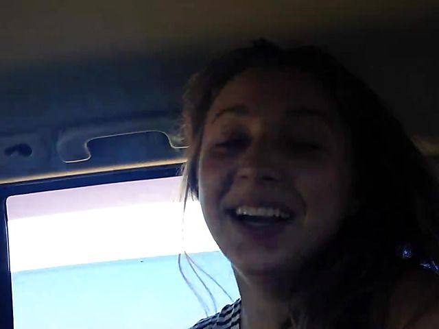 Brunette makes Blowjob in the Car