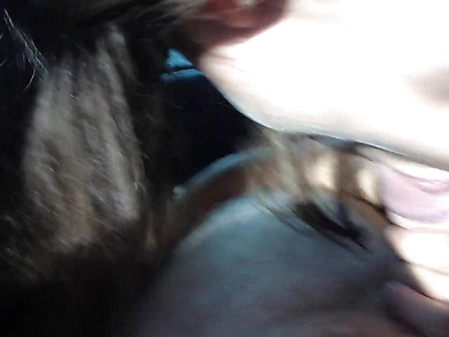 Brunette makes Blowjob in the Car