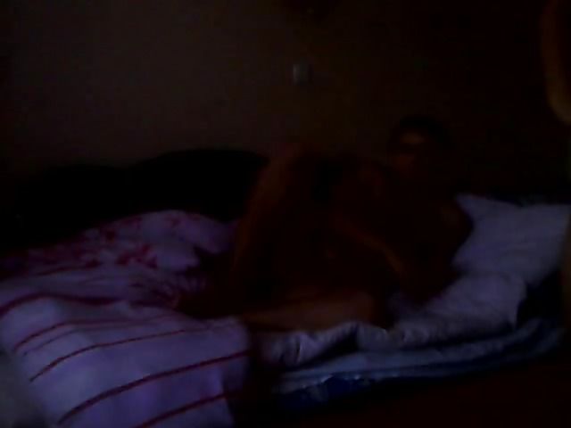 Amateur couple fucking on the sofa