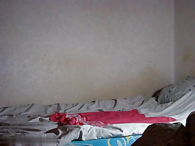 Amateur wife in stockings gets slammed on the bed